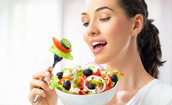 Caesar di Cavolo Riccio con Ceci Croccanti